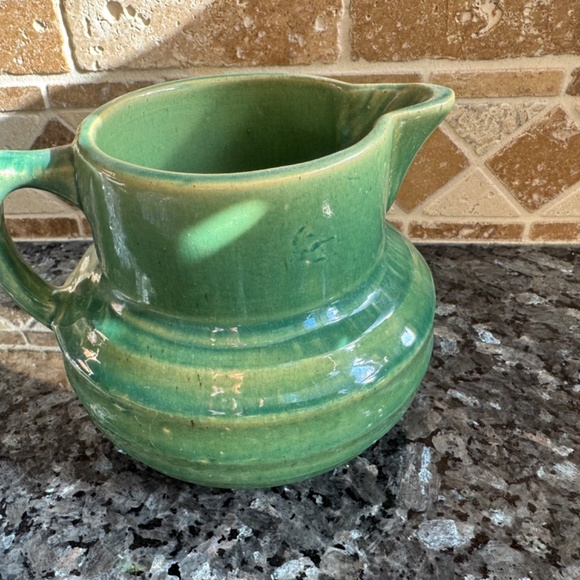 McCoy Pottery Green Buttermilk Pitcher Shield 121 1920's Vintage Excellent - Picture 2 of 2